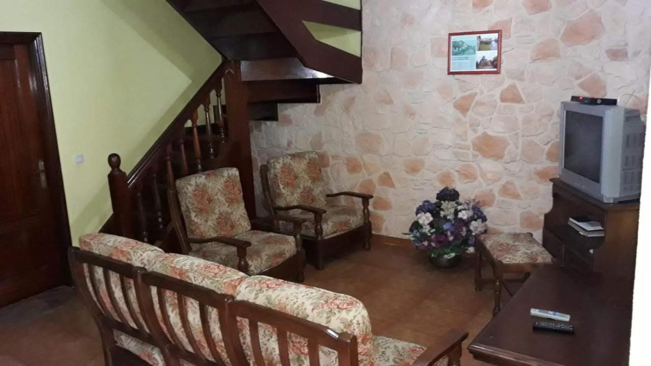 Barcenaciones Meson El Pucheru酒店 外观 照片